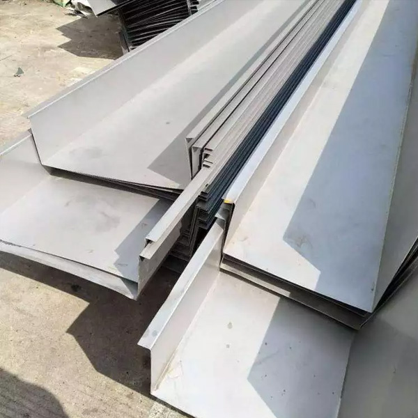 ���P����